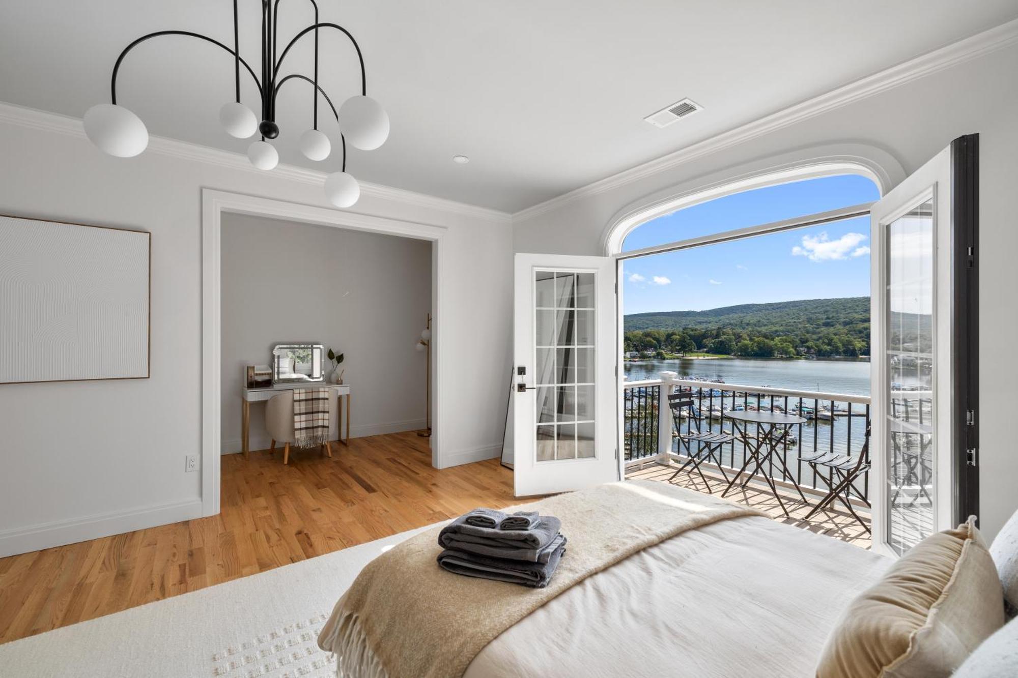 Lakeview House - Hot Tub - Firepit - Stunning Views - Spacious Deck - Cozy Living Room - Bar Greenwood Lake Exterior photo