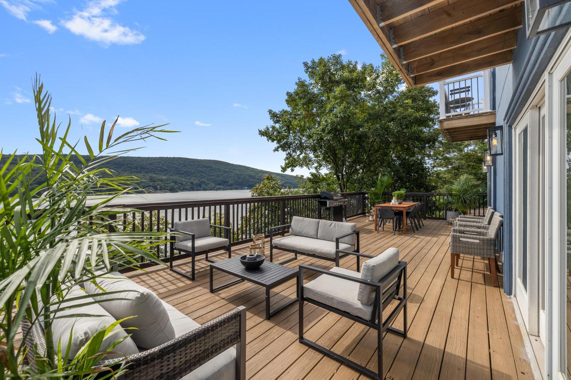 Lakeview House - Hot Tub - Firepit - Stunning Views - Spacious Deck - Cozy Living Room - Bar Greenwood Lake Exterior photo