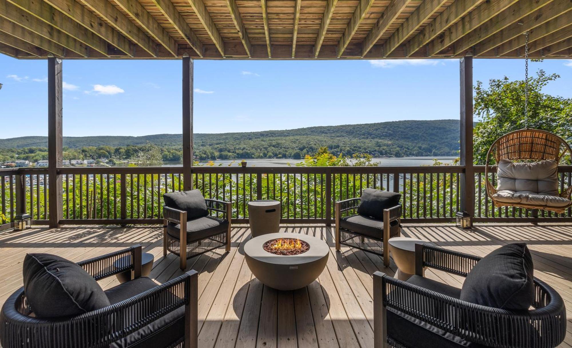 Lakeview House - Hot Tub - Firepit - Stunning Views - Spacious Deck - Cozy Living Room - Bar Greenwood Lake Exterior photo